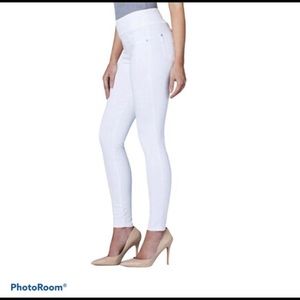 Rock & Republic Fever Pull On White Denim-sz10